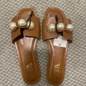 New with tags Zara leather pearl detail sandals
